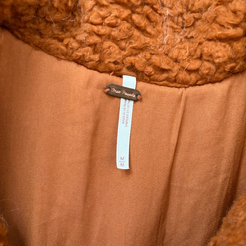 Free people Burnt Orange Shearling Sherpa Teddy Peacoat Jacket Size Medium Cozy - Picture 13 of 15